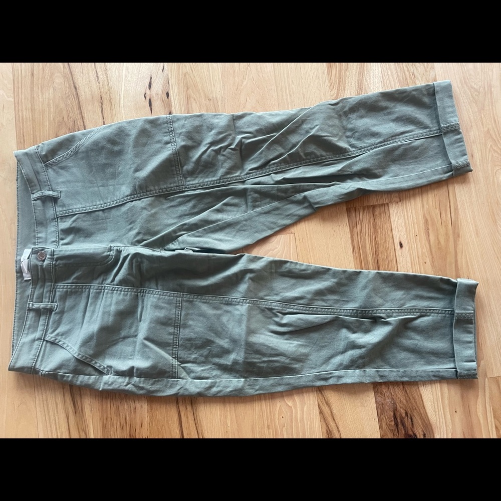 White House Black Market Capris